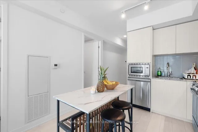 Additional image 11 of 501 Yonge St Unit 911