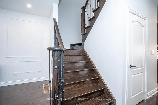 Additional image 17 of 57 Sky Harbour Dr