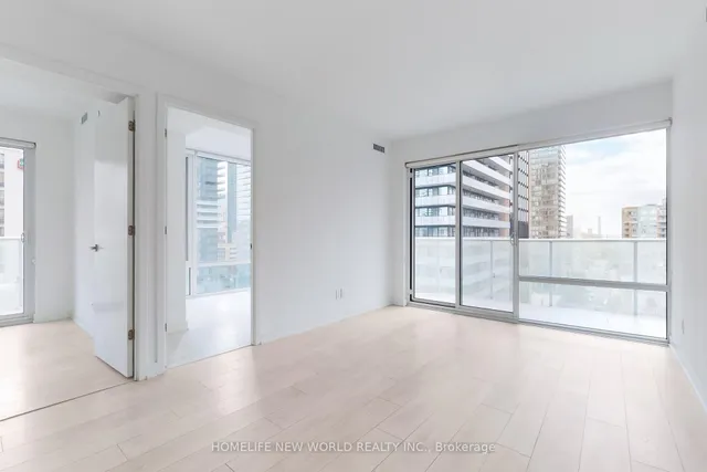 Additional image 5 of 501 Yonge St Unit 912