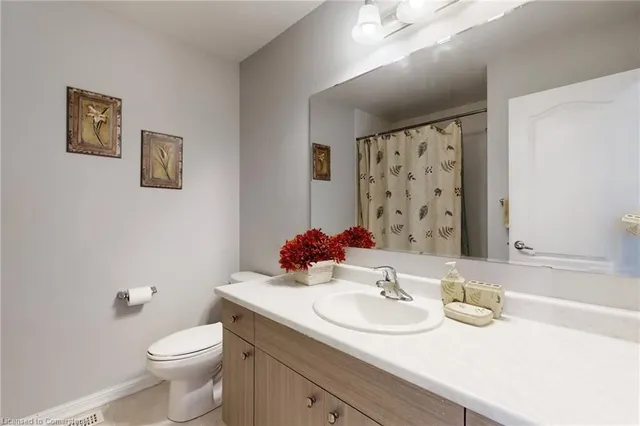 Additional image 32 of 125 Vanhorne Close