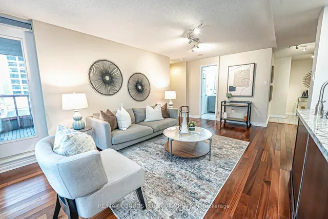 Additional image 6 of 736 Bay St Unit 1810