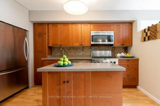 Additional image 4 of 2012 Queen St Unit 201