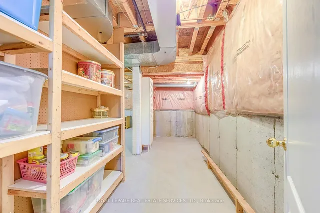 Additional image 40 of 1652 Allan Cres