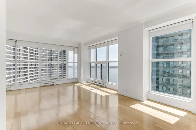 Additional image 16 of 77 Harbour Sq Unit 2707