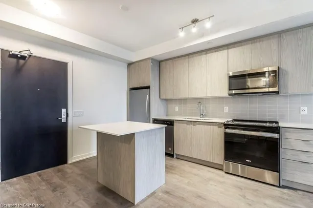 Additional image 9 of 55 Duke St Unit 1006