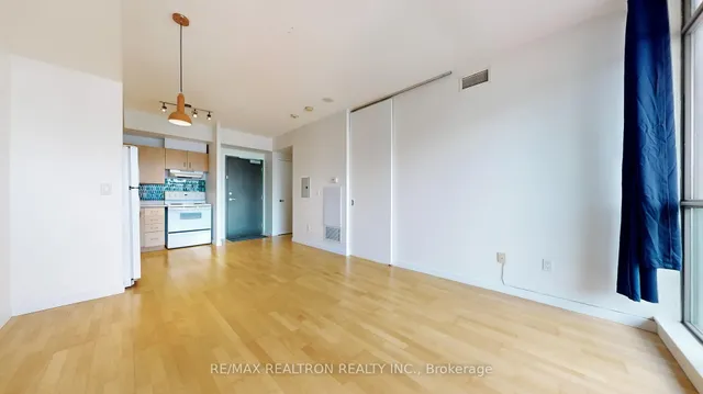 Additional image 12 of 281 Mutual St Unit 1506