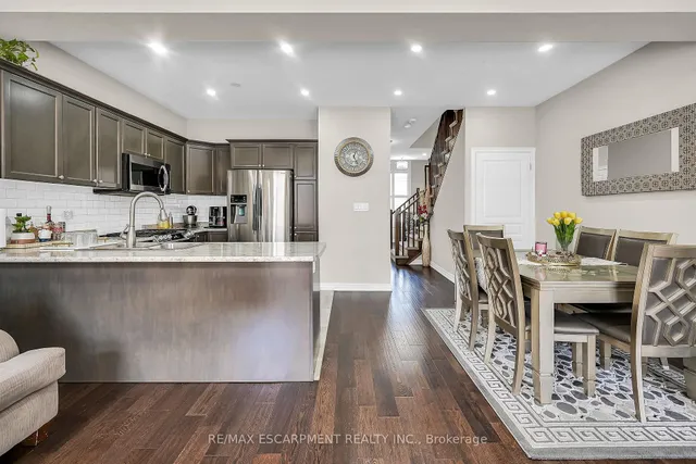 Additional image 13 of 8 Charleswood Cres