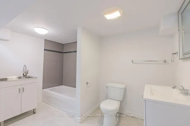 Additional image 26 of 48 Lawndale Cres