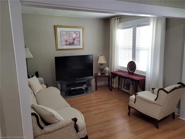 Additional image 19 of 2 Craigroyston Rd