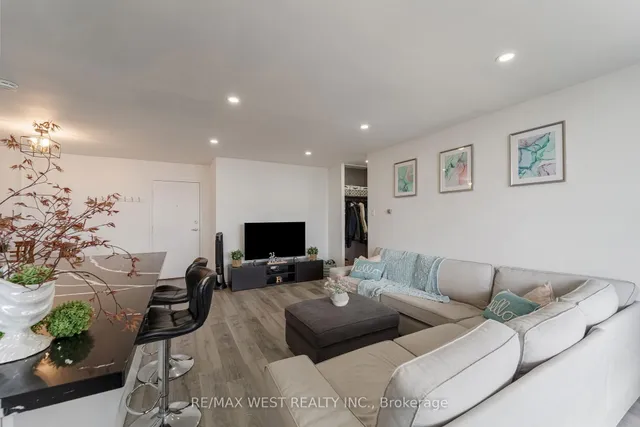 Additional image 16 of 1615 Bloor St Unit 1001