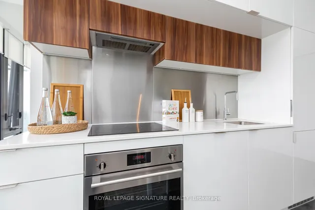 Additional image 8 of 185 Roehampton Ave Unit 2805