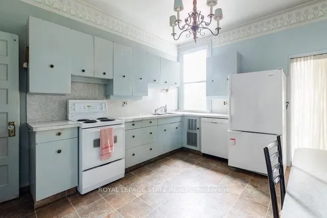 Additional image 18 of 142 Aberdeen Ave