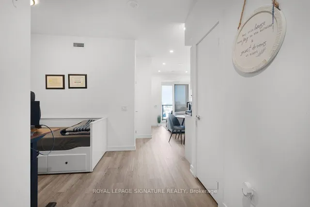 Additional image 19 of 5 Wellington St Unit 814