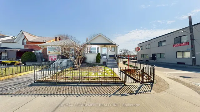 Additional image 45 of 527 Victoria Park Ave