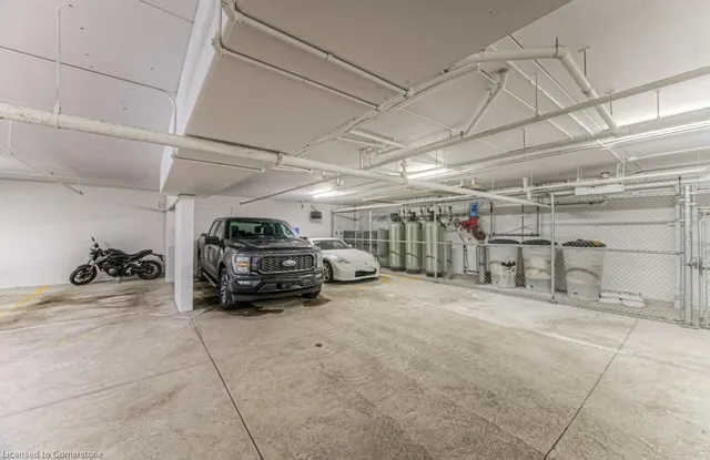 Additional image 32 of 5 Wake Robin Dr Unit 107