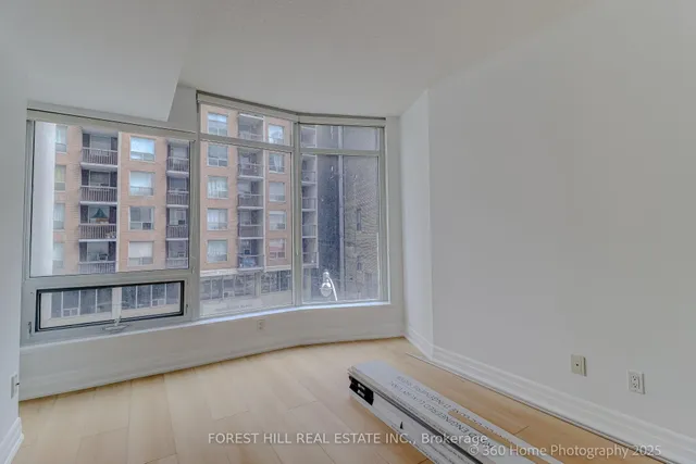 Additional image 21 of 8 Scollard St Unit 302