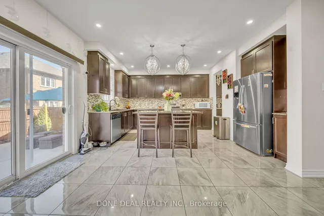 Additional image 16 of 10 Lola Cres