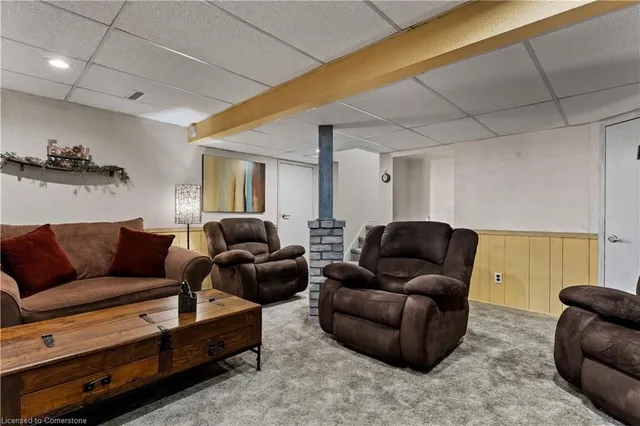 Additional image 26 of 2385 Cotswold Cres