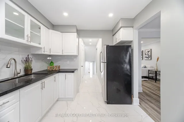 Additional image 12 of 7500 Goreway Dr Unit 62