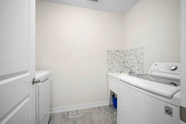 Additional image 32 of 137 Haldimand St