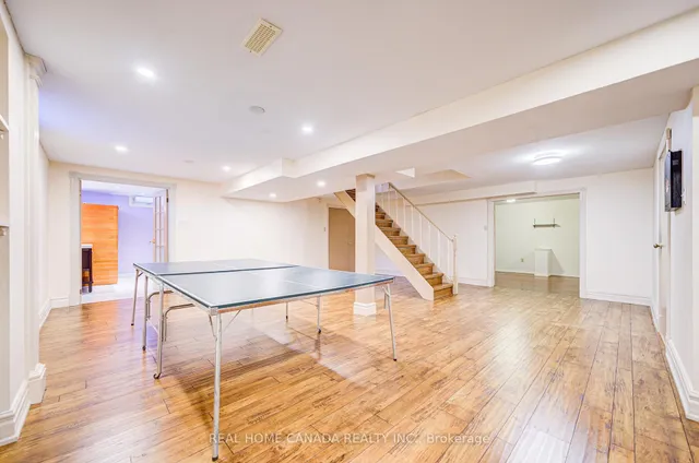 Additional image 34 of 2735 Kingsway Dr