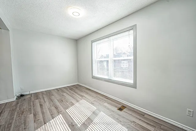 Additional image 17 of 171 Christie St