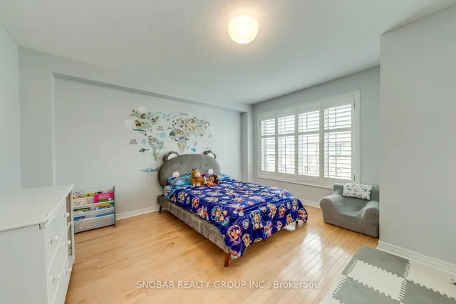 Additional image 22 of 17 James Stock Path