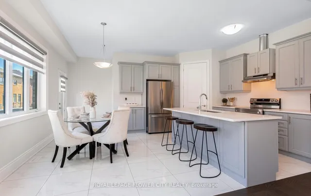 Additional image 14 of 25 Icon St