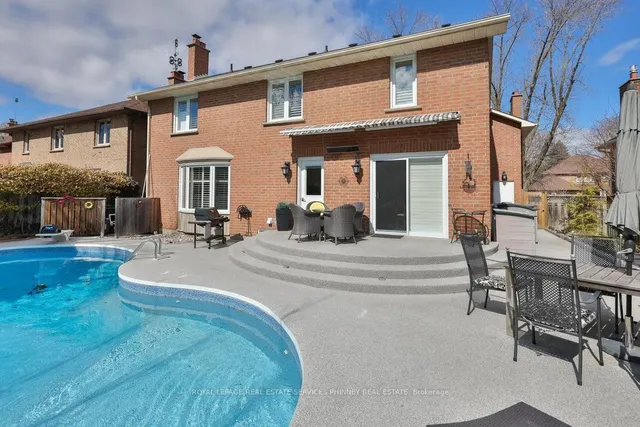 Additional image 38 of 402 Barclay Cres