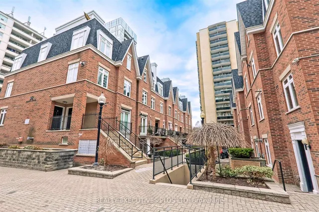 Additional image 19 of 98 Redpath Ave Unit 9