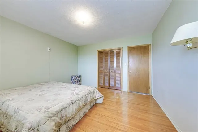 Additional image 33 of 1515 Burloak Dr