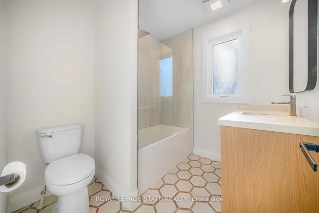 Additional image 21 of 869 Garth St