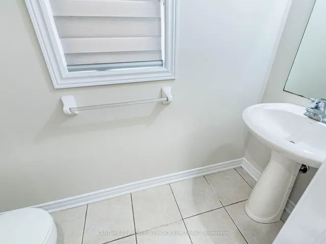 Additional image 19 of 74 Crystalview Cres