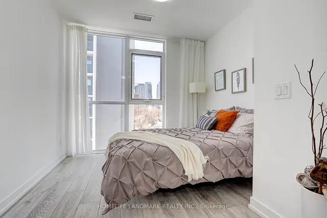 Additional image 40 of 159 Wellesley St Unit 401