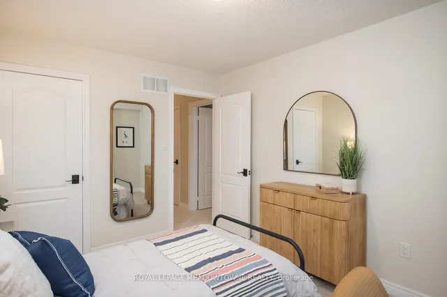 Additional image 38 of 476 Laundon Terr