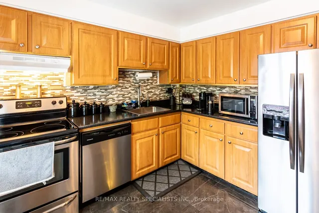 Additional image 15 of 405 Hyacinthe Blvd Unit 83