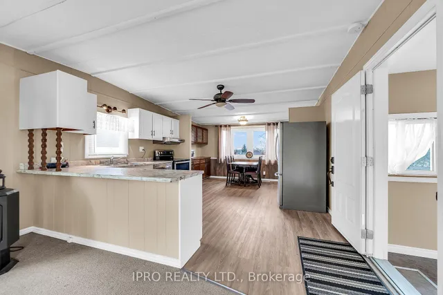 Additional image 3 of 137 Maple Cres