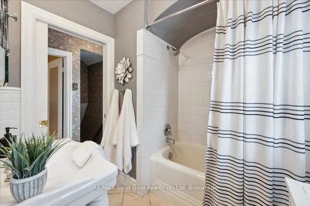 Additional image 26 of 16 Earl St