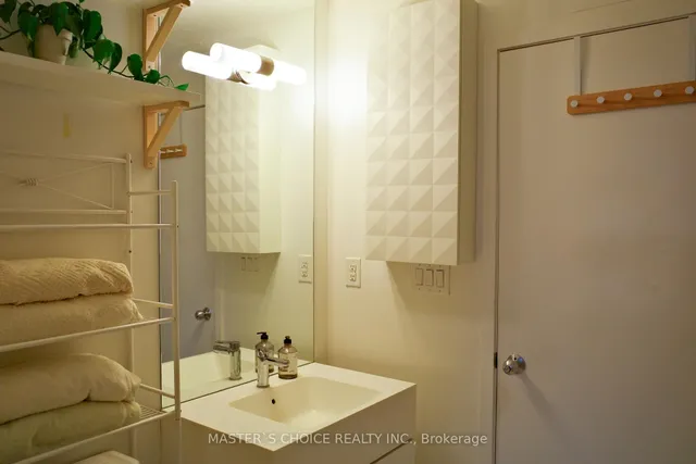 Additional image 10 of 21 Iceboat Terr Unit 3110