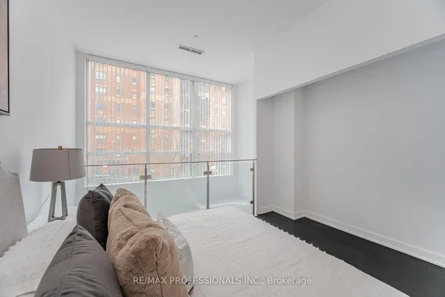 Additional image 25 of 1030 King St Unit 103