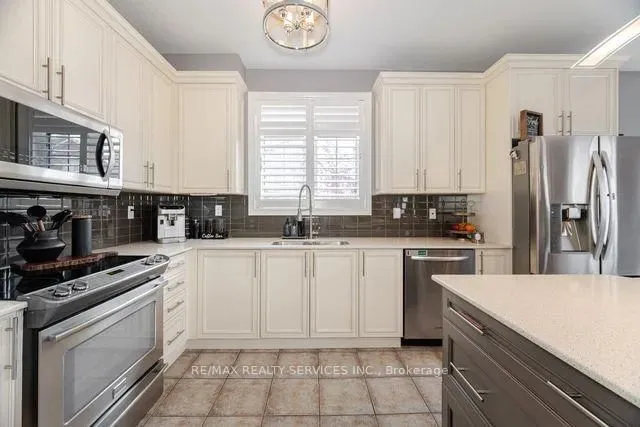 Additional image 12 of 17 Platform Cres