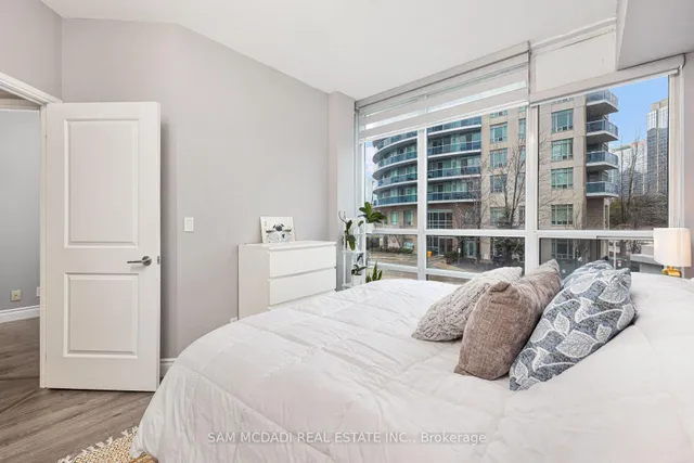 Additional image 26 of 90 Absolute Ave Unit Th119