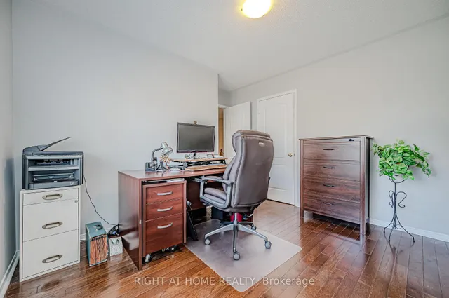 Additional image 32 of 2267 Empire Cres