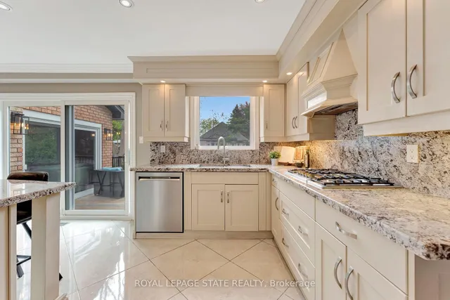 Additional image 10 of 660 Highvalley Rd