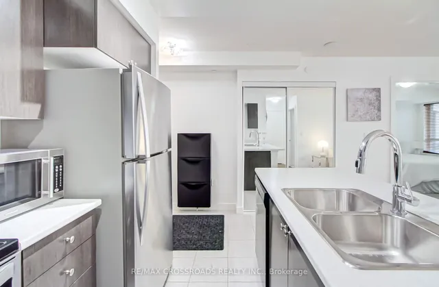 Additional image 7 of 1346 Danforth Rd Unit 214