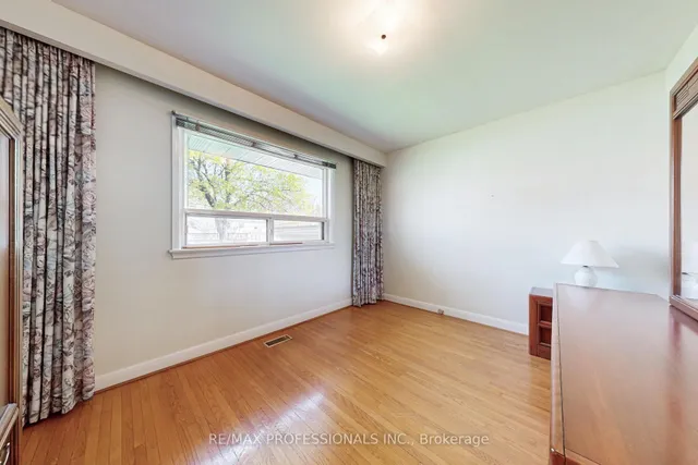 Additional image 23 of 26 Crane Ave