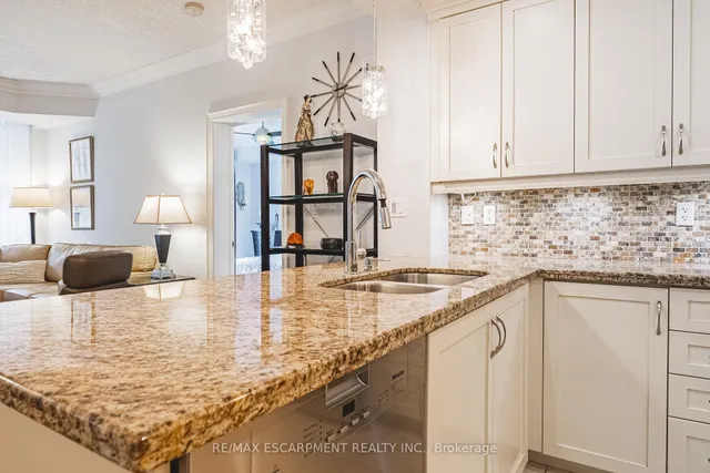 Additional image 9 of 125 Wilson St Unit 107