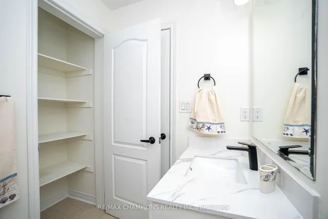 Additional image 22 of 57 Sky Harbour Dr