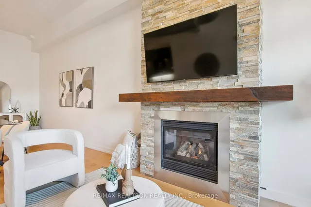 Additional image 21 of 233 Carlaw Ave Unit 205