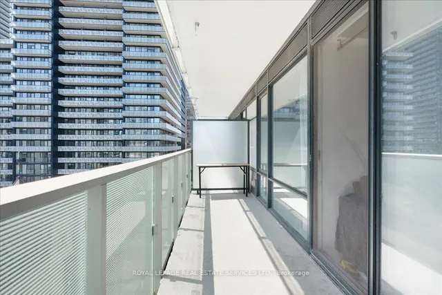 Additional image 21 of 501 Yonge St Unit 911